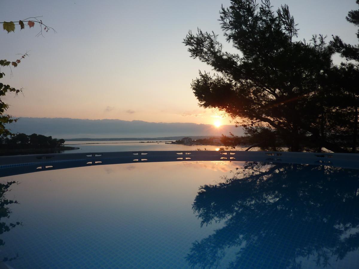 Apartments Valentina-B Nin Εξωτερικό φωτογραφία