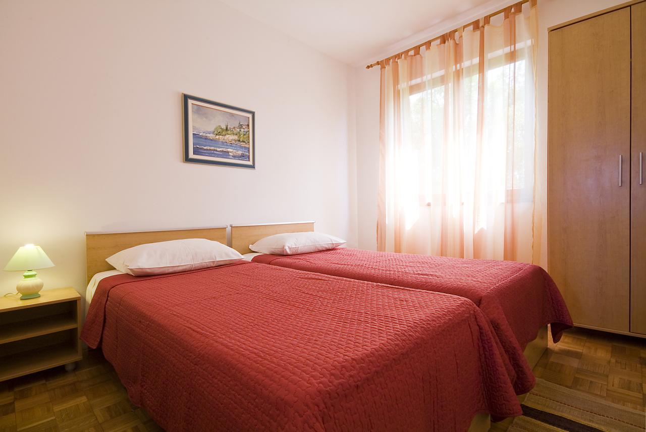 Apartments Valentina-B Nin Εξωτερικό φωτογραφία